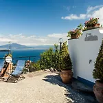 Angela With Private Pool And Sea View 빌라 소렌토