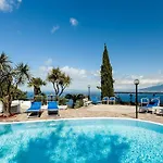 Angela With Private Pool And Sea View 소렌토